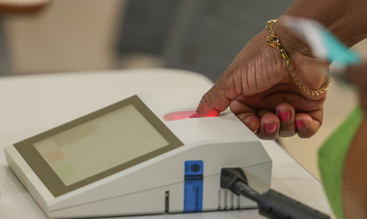 Candidato vence no 1º turno se ganhar mais de 50% dos votos válidos