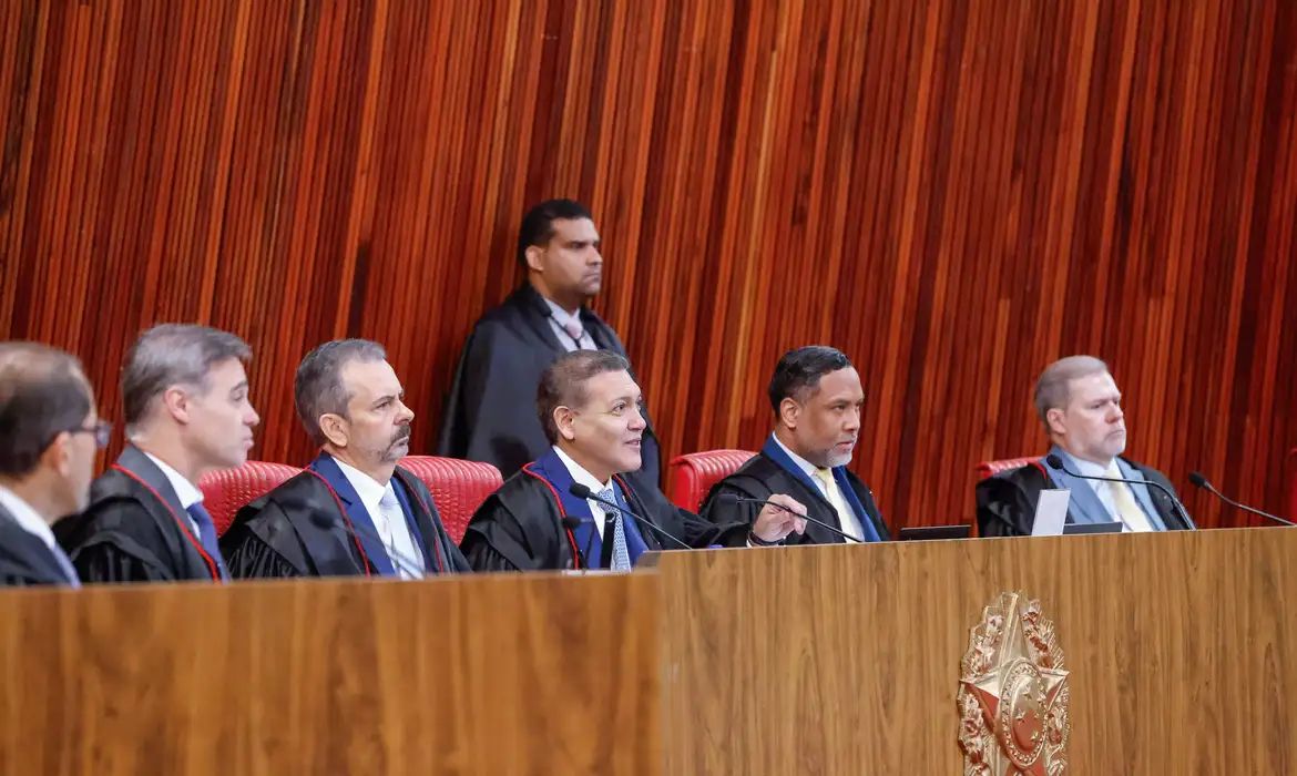 TSE anula votos de Garotinho, e Ruas vence governo do Rio no 1º turno 