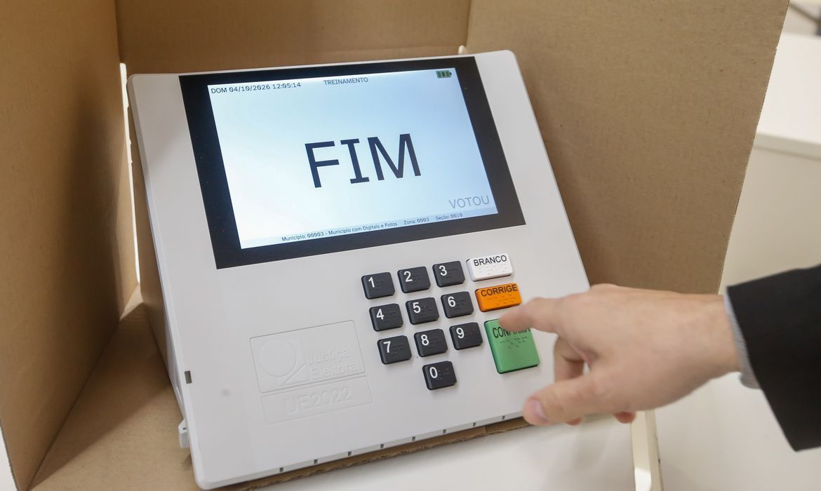 TRE-SP inicia testes de integridade em urnas da capital paulista