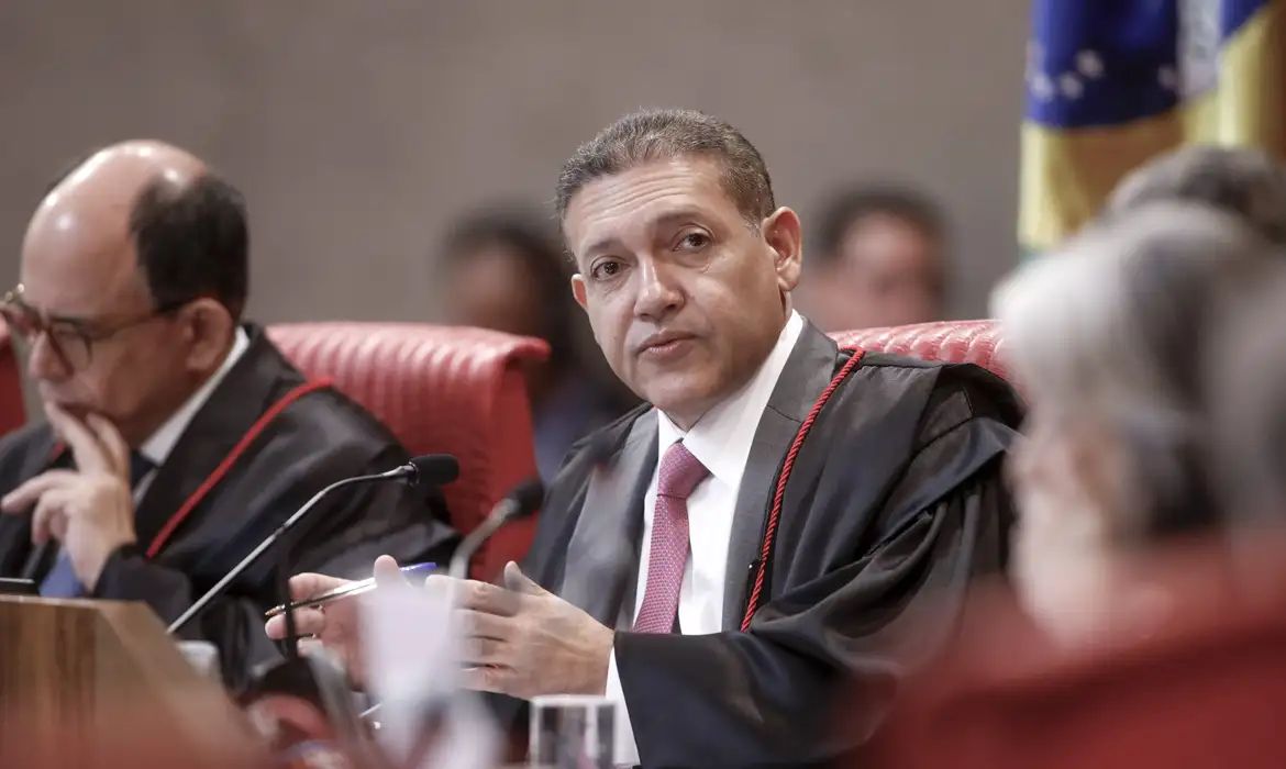 Presidente do TSE reclama de interferência em decisões da Corte