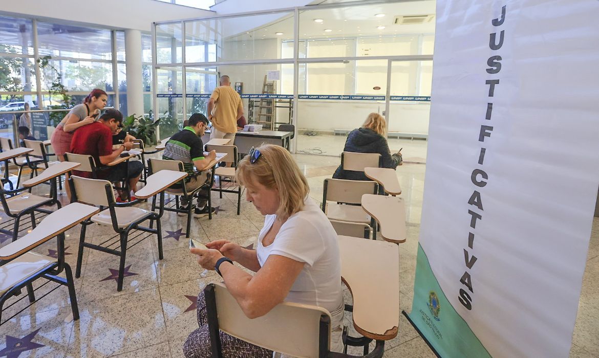 O que acontece se eu não votar? Saiba como justificar e evite multas