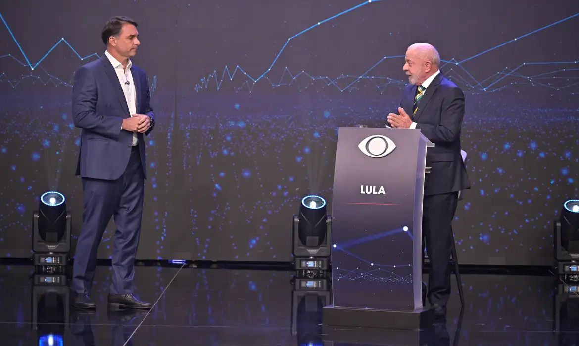 Campanha de Lula apresenta acordo com Flávio para abrir sigilos