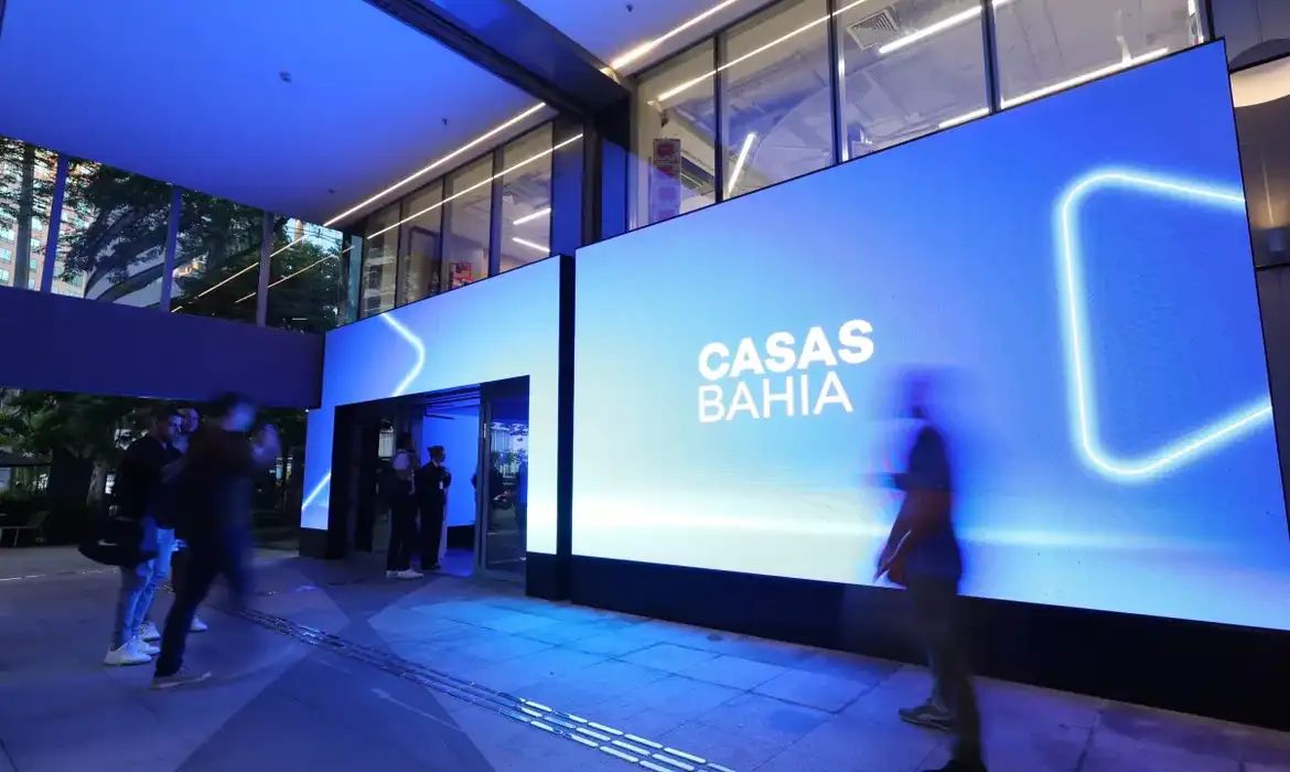 Justiça homologa acordo para indenizar empregados das Casas Bahia