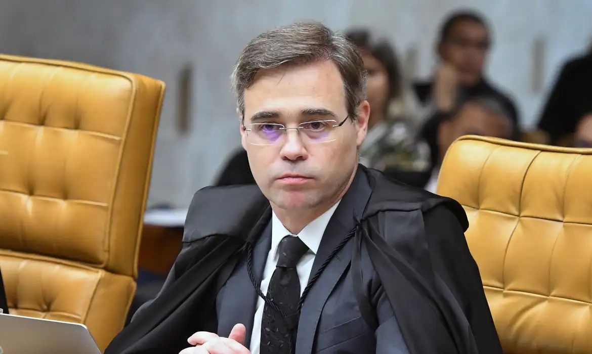 Mendonça diz ter divulgado todo conteúdo disponível no caso Master