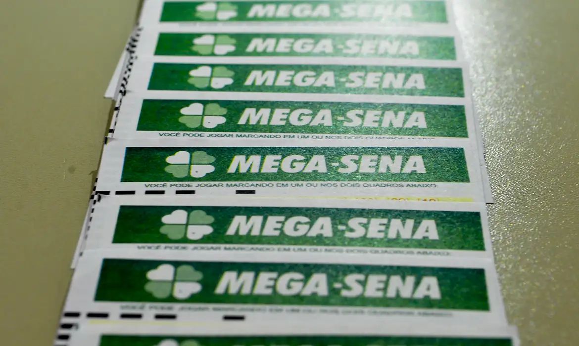 Mega-Sena acumula para R$ 100 milhões; confira os números sorteados