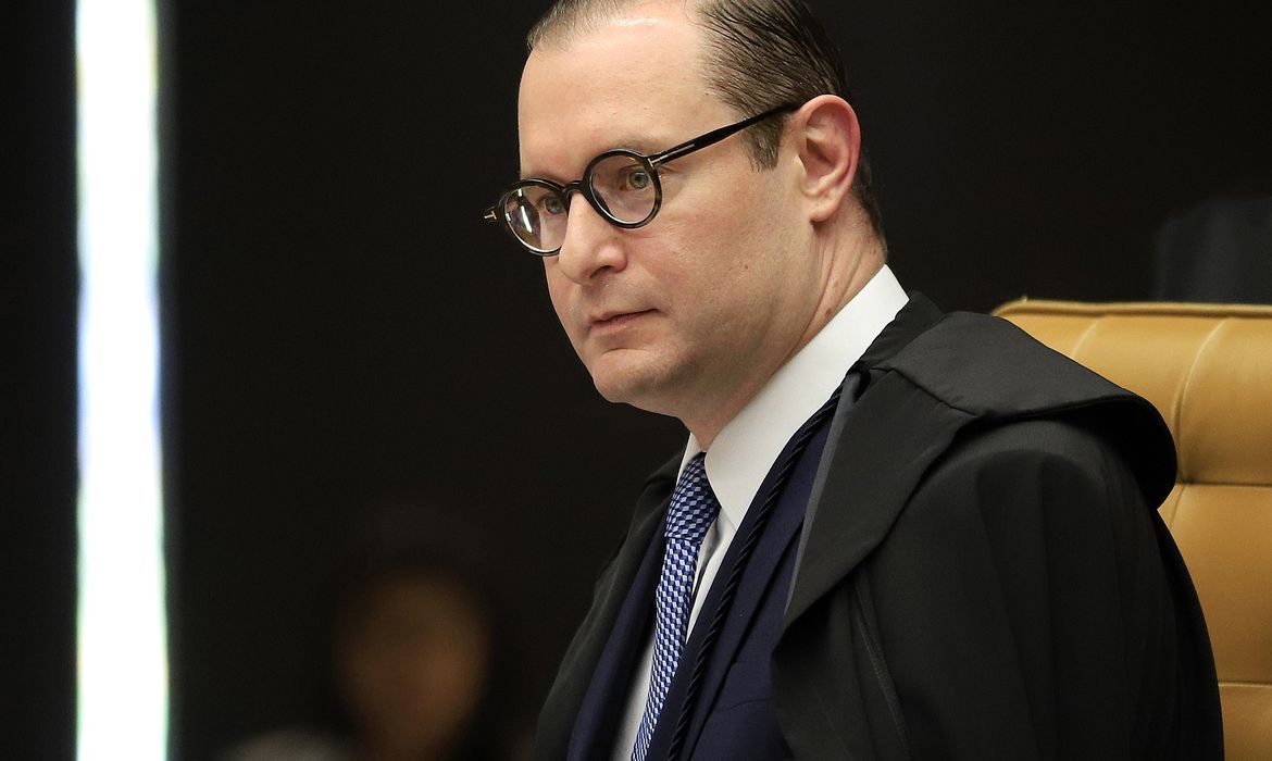 STF: Zanin pede a Fachin acesso a todo material de celular de Vorcaro