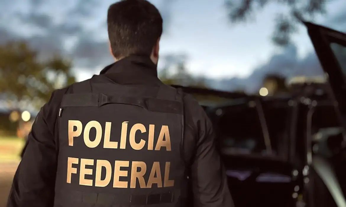 PF cumpre mandados contra juiz suspeito de favorecer imobiliárias