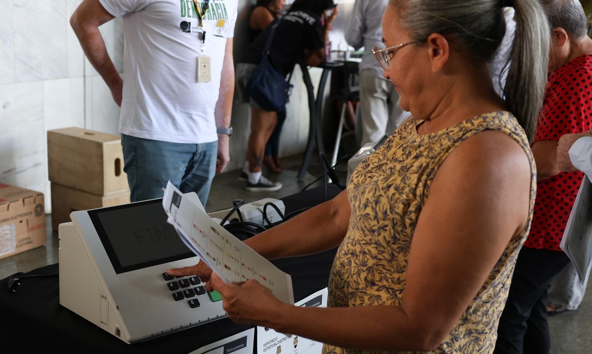 TRE-RJ distribui mais de 1 milhão de colas eleitorais para dia do voto