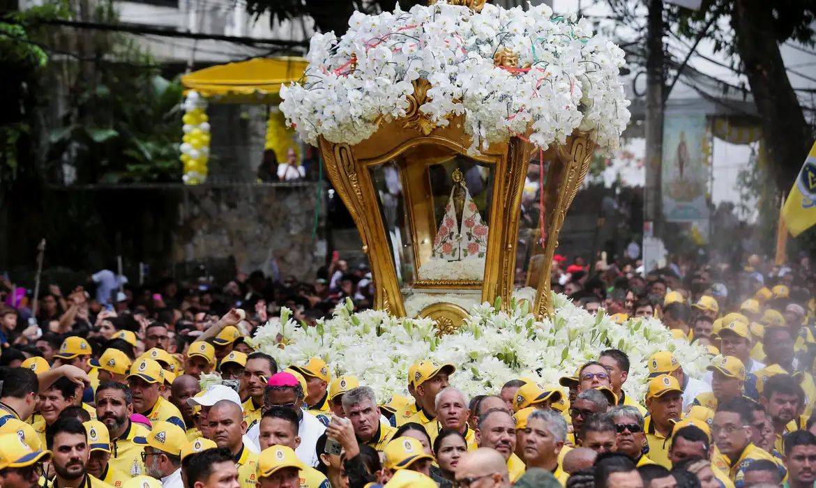 Círio de Nazaré: milhares de devotos visitam imagem de Nossa Senhora