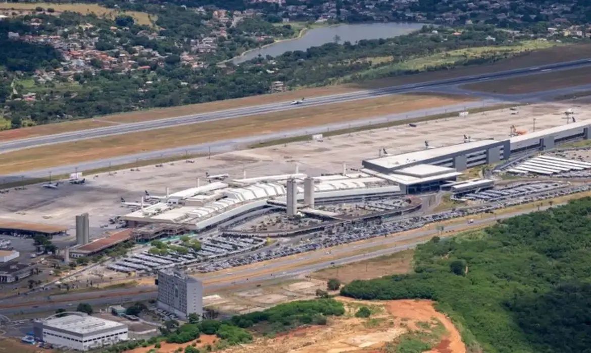 Aeroporto de Confins volta à normalidade depois de suspender operações