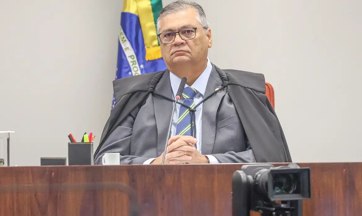 Dino derruba decisão de Mendonça e libera post sobre Nossa Senhora