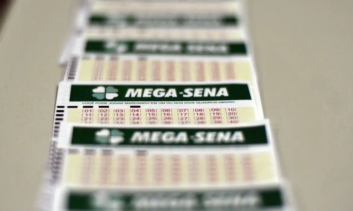 Mega-Sena sorteia prêmio acumulado em R$ 170 milhões neste domingo