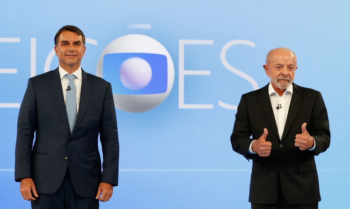 Candidatos trocam acusações e defendem propostas em debate na Globo